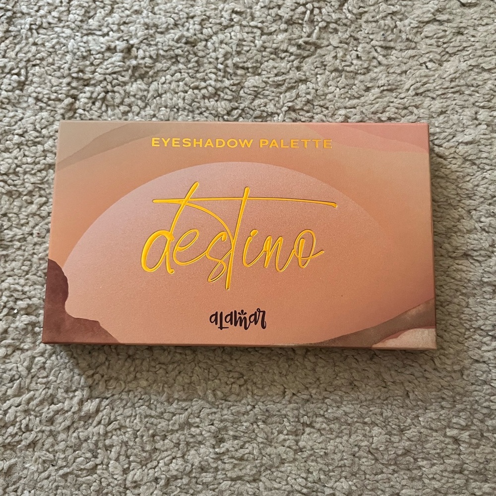 Alamar Eyeshadow Palette
